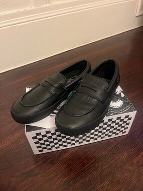 RARE Vans Black Leather Skate Loafers NEW IN BOX